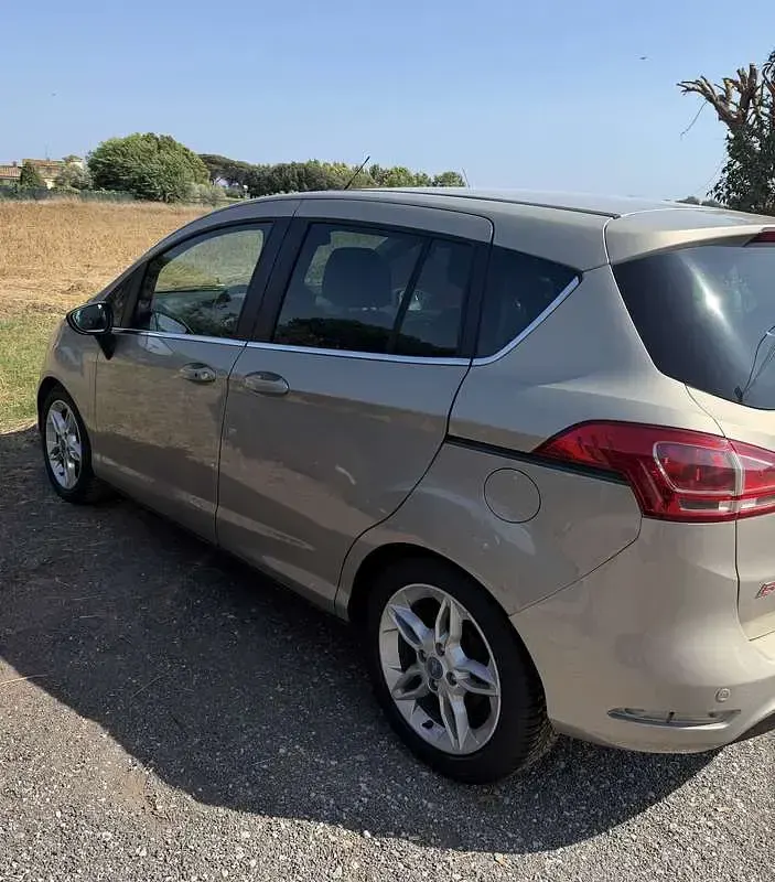Usata Ford B-MAX Business Edition 101 CV (74 kW) 2014 Monovolume