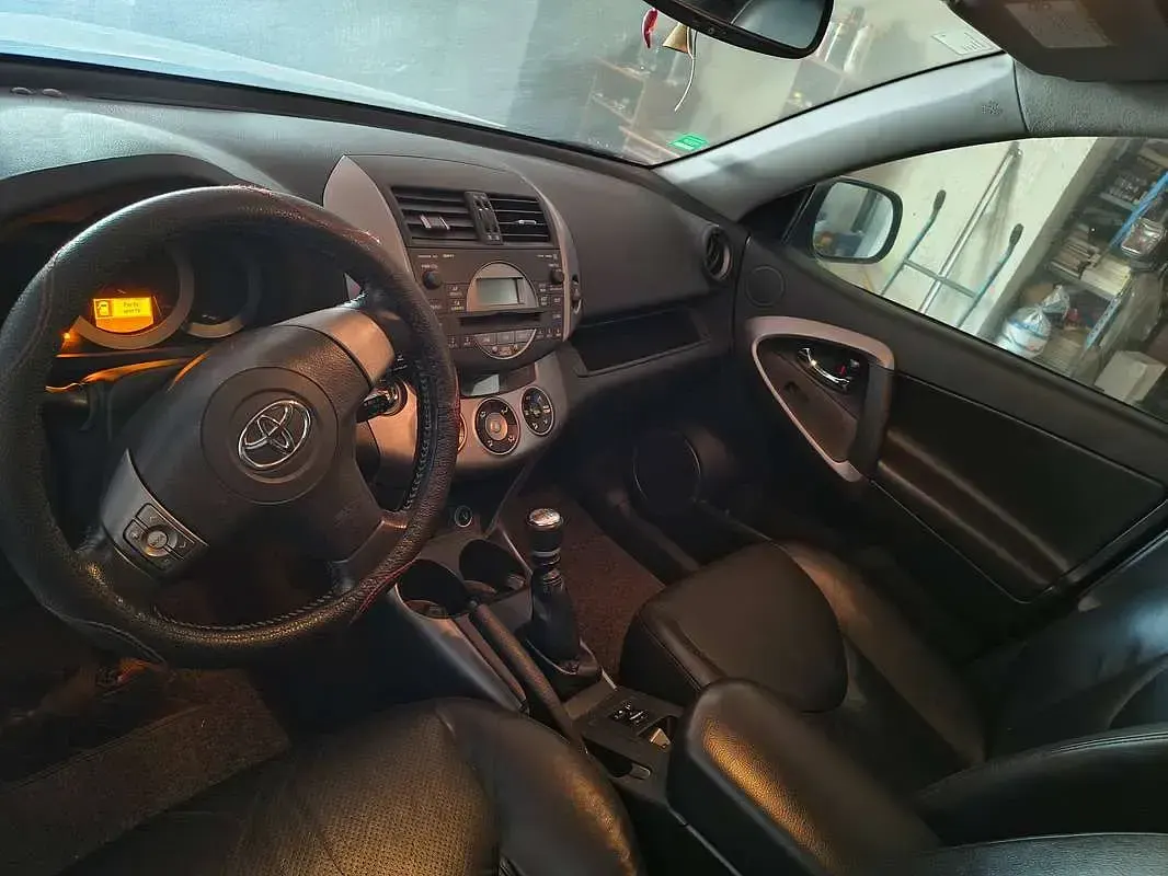 Usata Toyota RAV4 Luxury 177 CV (130 kW) 2006 Blu/azzurro SUV