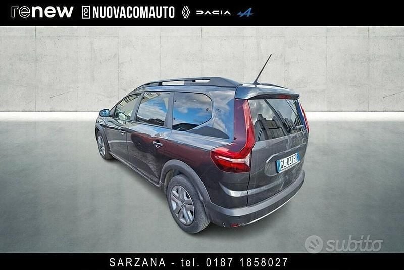 Usata Dacia Jogger Comfort 101 CV (74 kW) 2022 Grigio scuro Monovolume