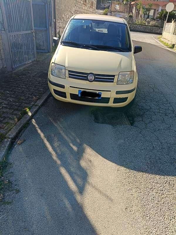 Usata 2008 Fiat Panda Dynamic Utilitaria | 4000 € (Cara) - Immagine 1/4