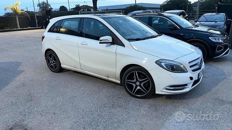 Usata Mercedes B180 Executive 108 CV (79 kW) 2015 Bianco Monovolume