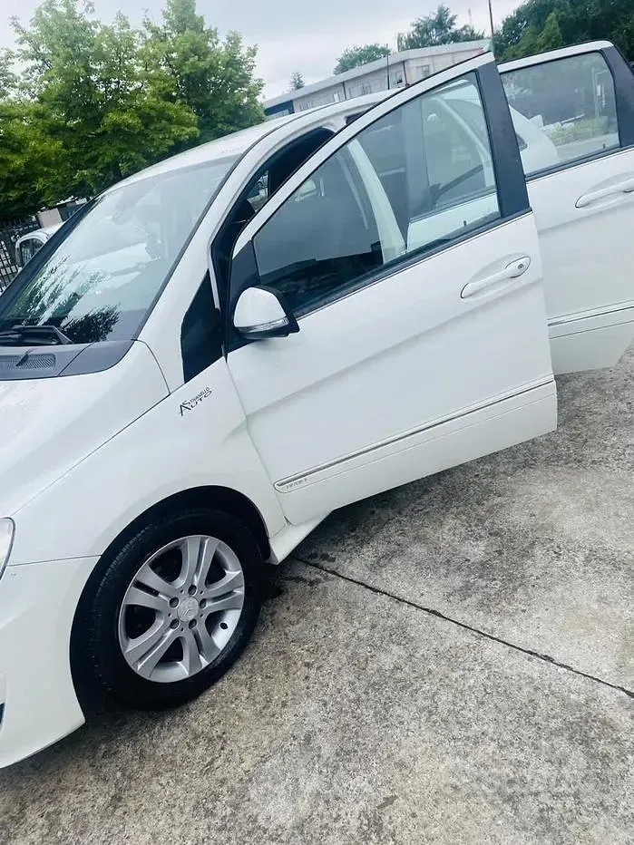 Usata Mercedes B170 116 CV (85 kW) 2008 Bianco Monovolume