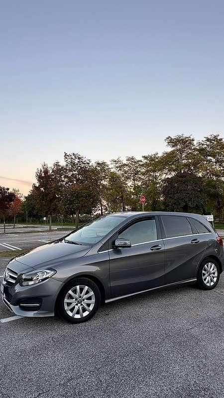 Usata Mercedes B180 109 CV (80 kW) 2017 Monovolume
