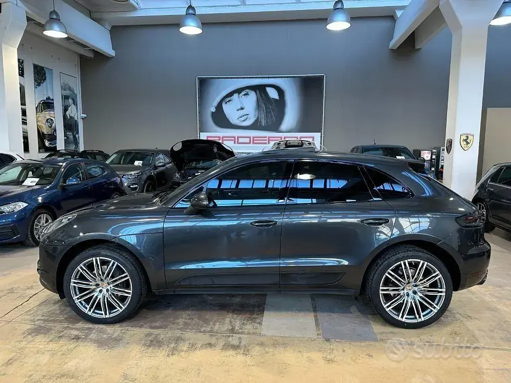 Usata Porsche Macan 245 CV (180 kW) 2019 Grigio vulcano SUV