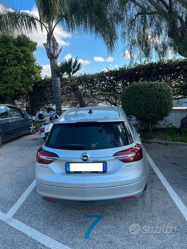 Usata Opel Insignia 220 CV (161 kW) 2015 Grigio Station wagon
