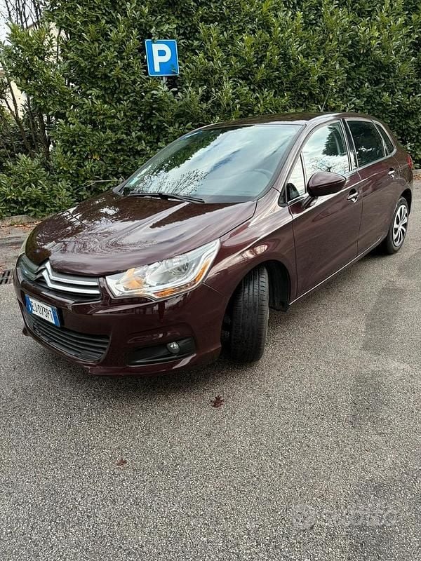 Marrone Usata 2011 Citroën C4 Tre volumi | 3900 € (Ottimo prezzo) - Immagine 1/4