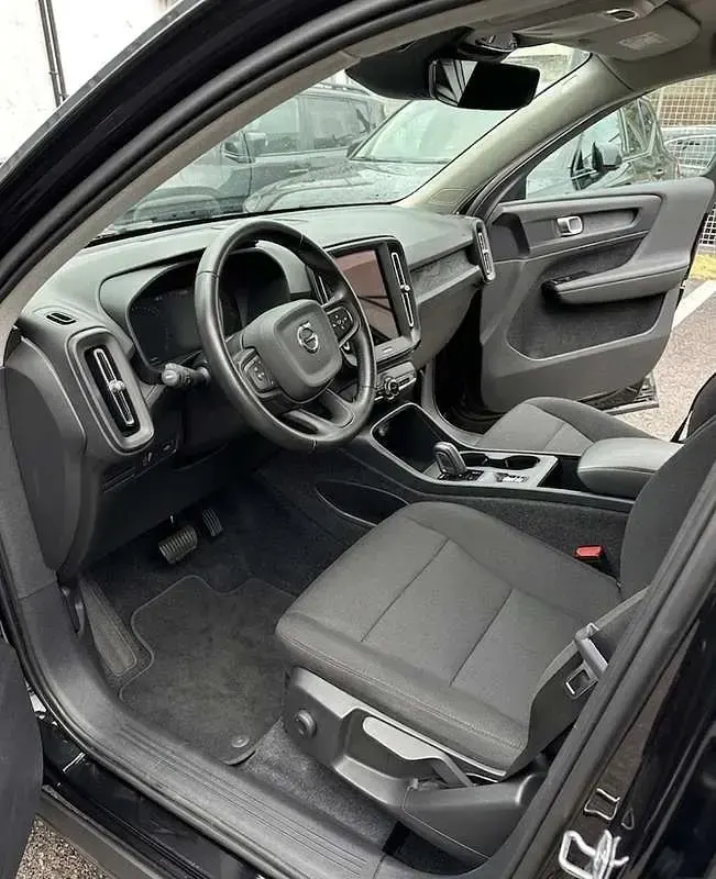 Usata Volvo XC40 Momentum 129 CV (94 kW) 2021 Nero SUV