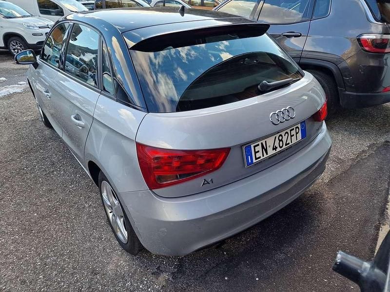 Usata Audi A1 Sportback Attraction 86 CV (63 kW) 2012 Argento Utilitaria