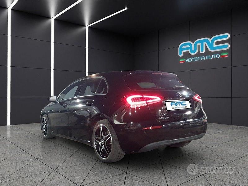 Usata Mercedes A180 Premium 116 CV (85 kW) 2019 Nero Berlina