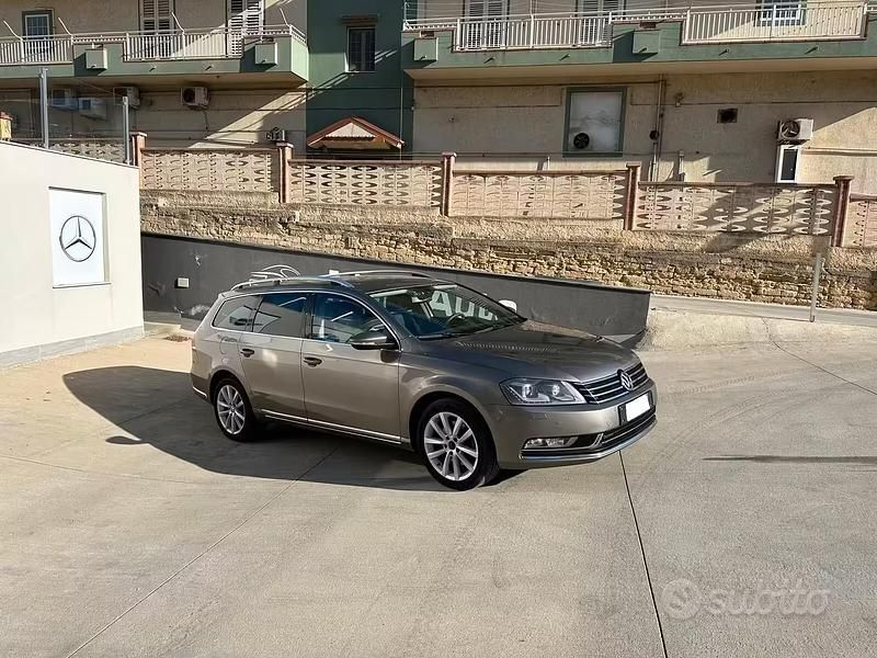 Usata VW Passat Highline 170 CV (125 kW) 2011 Grigio Station wagon