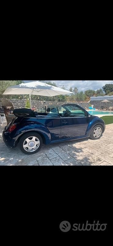 Usata VW Beetle Cabriolet 102 CV (75 kW) 2006 Blu Cabrio