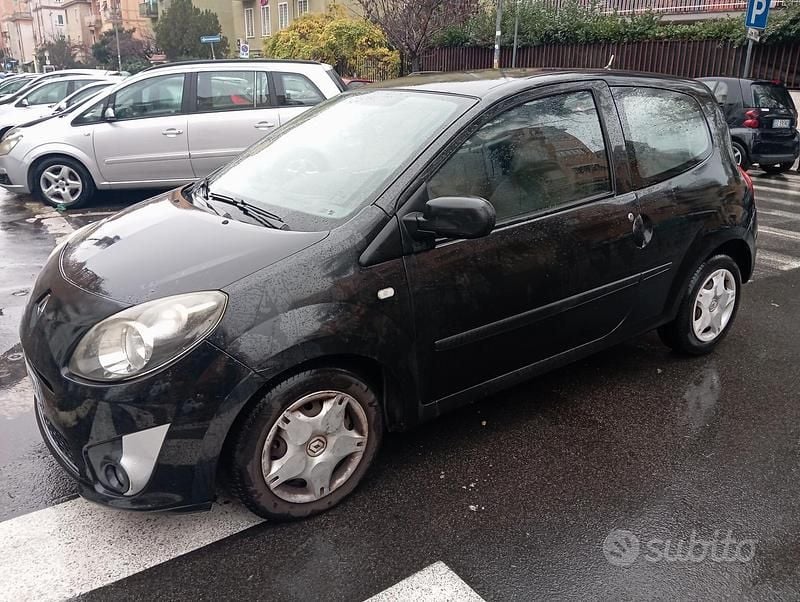 Nero Usata 2011 Renault Twingo Due volumi | 2500 € (Ottimo prezzo) - Immagine 1/4