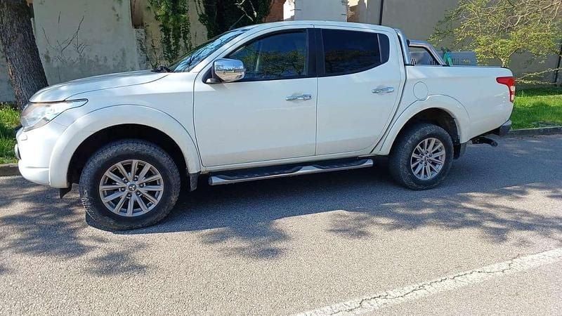 Usata Mitsubishi L200 Intense 154 CV (113 kW) 2016 Bianco Pick-up