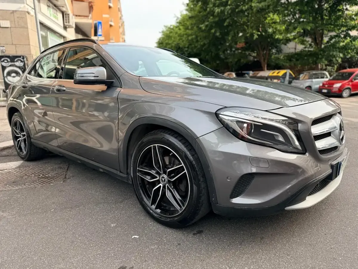 Gebraucht Mercedes GLA220 177 PS (130 kW) 2016 Grau SUV