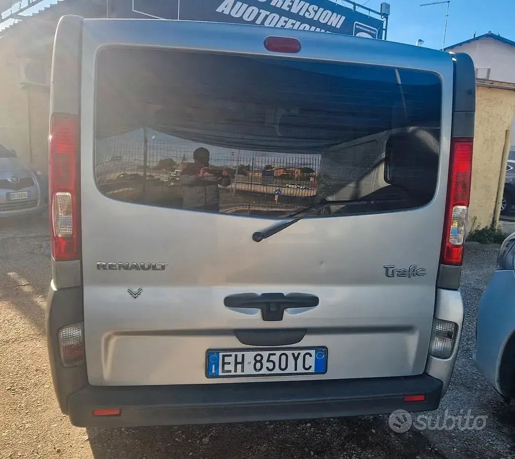 Usata Renault Trafic Komfort 114 CV (83 kW) 2011 Grigio Monovolume