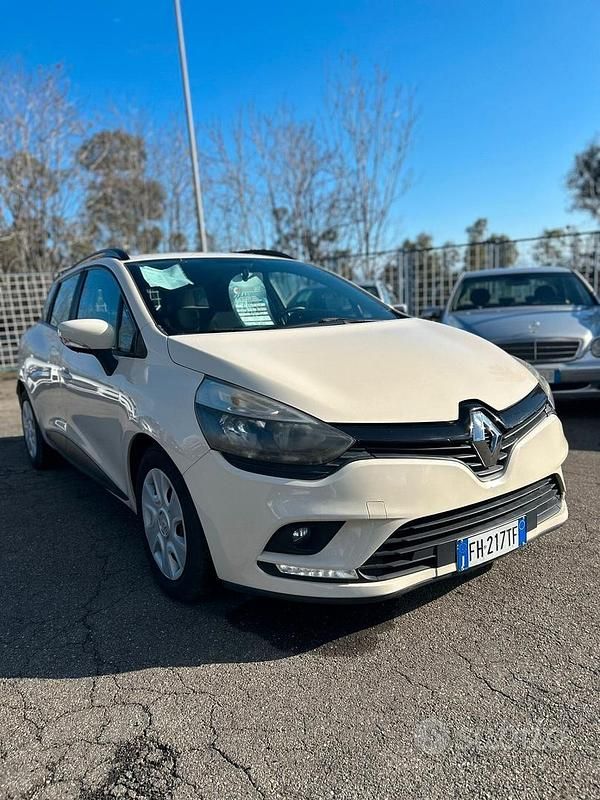 Usata Renault Clio IV Life 75 CV (55 kW) 2017 Beige Berlina