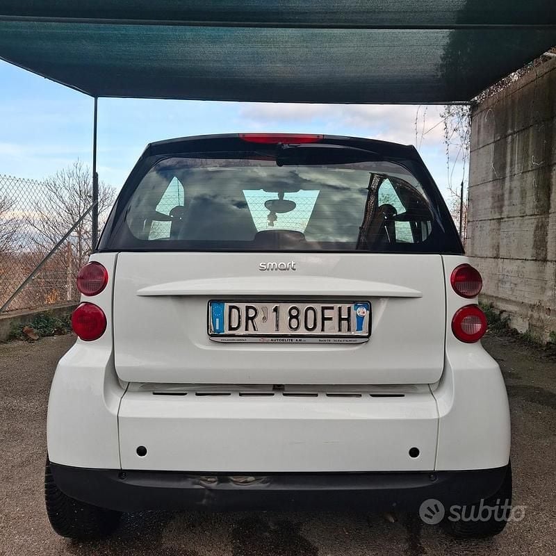 Bianco Usata 2008 Smart ForTwo Coupé Coupé | 4000 € (Buon prezzo) - Immagine 1/4