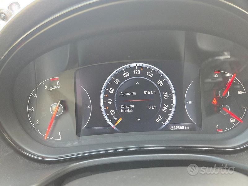 Usata Opel Insignia 140 CV (102 kW) 2014 Grigio Station wagon