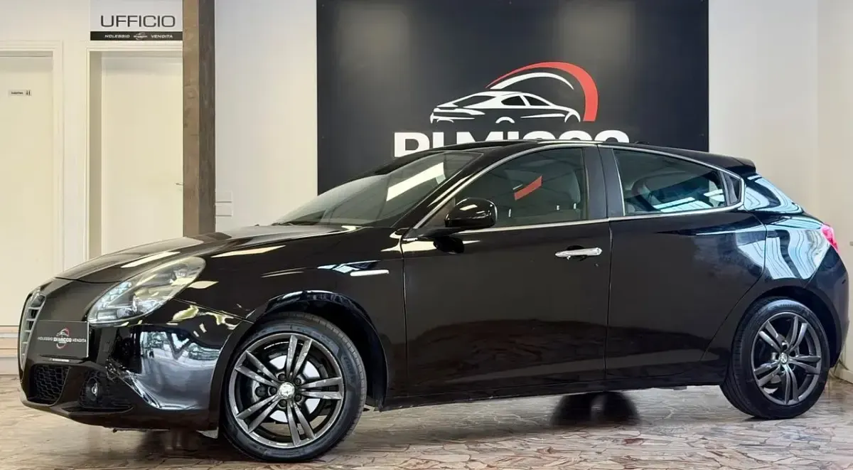 Usata Alfa Romeo Giulietta Exclusive 105 CV (77 kW) 2014 Nero Utilitaria