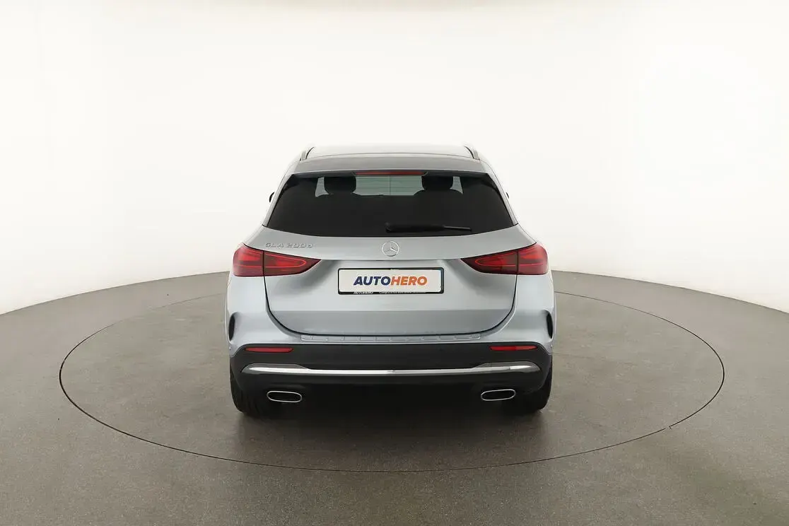 Occasion Mercedes GLA200 AMG line 150 ch (110 kW) 2025 Argent SUV