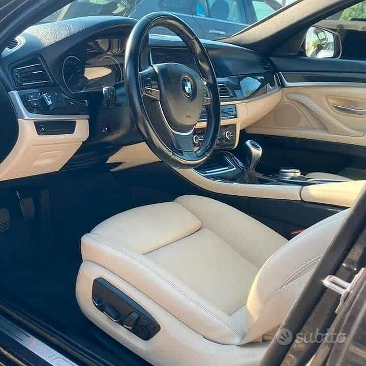 Usata BMW 520 Luxury Line 190 CV (139 kW) 2014 Nero Station wagon