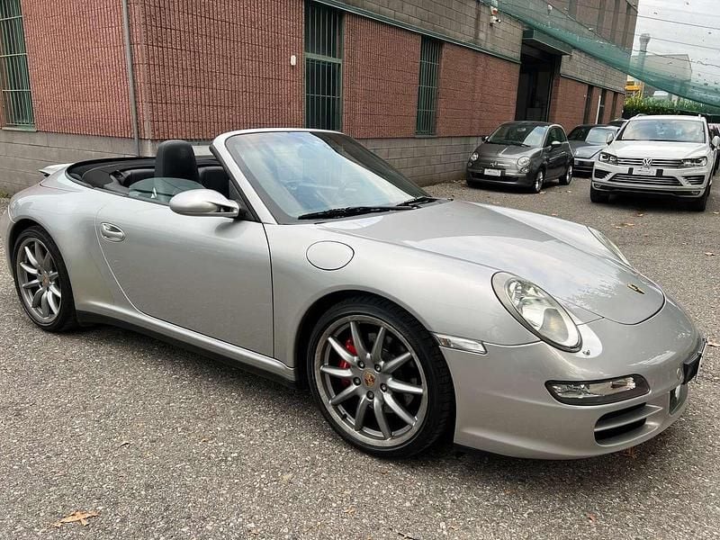 Usata Porsche 997 355 CV (261 kW) 2006 Argento Cabrio