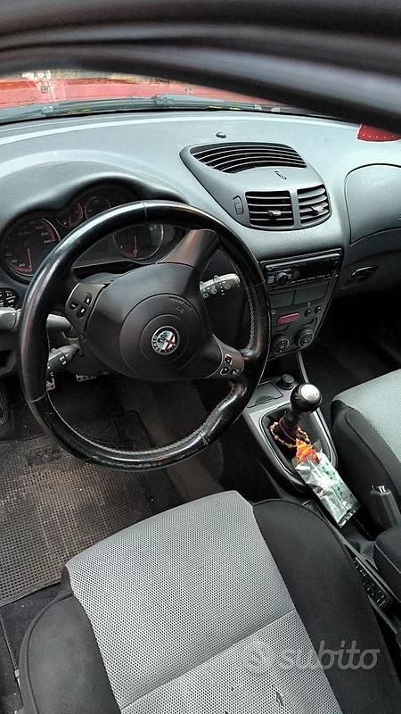 Usata Alfa Romeo 147 120 CV (88 kW) 2007 Rosso Utilitaria