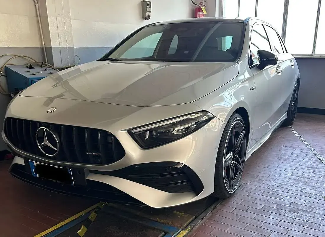 Usata Mercedes A35 AMG Premium Plus 306 CV (225 kW) 2023 Argento Berlina