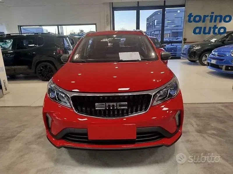 Nuova EMC QUATTRO 103 CV (75 kW) 2026 Rosso SUV