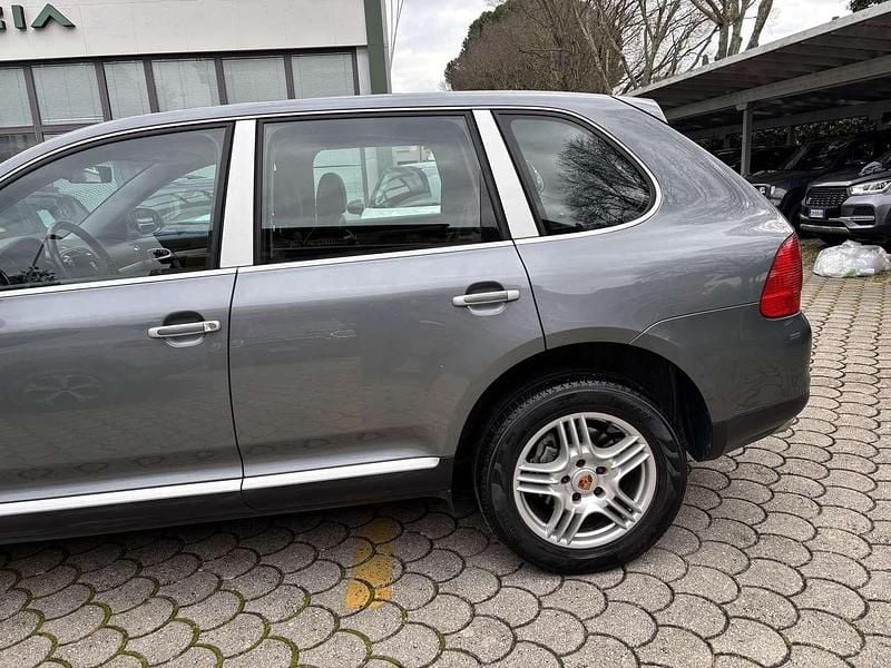 Usata Porsche Cayenne 340 CV (250 kW) 2003 Grigio SUV