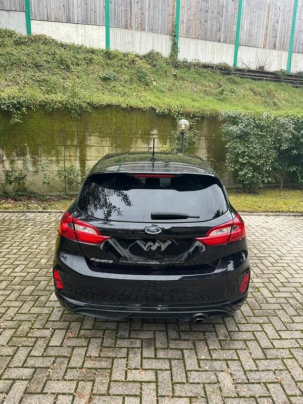 Usata Ford Fiesta ST-Line 100 CV (73 kW) 2018 Nero Berlina