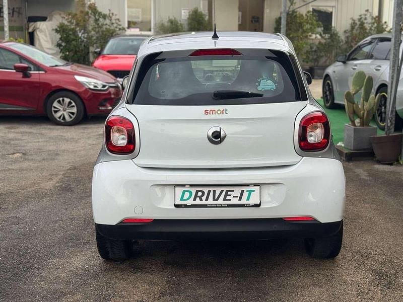 Usata Smart ForFour Passion 71 CV (52 kW) 2015 Argento Utilitaria