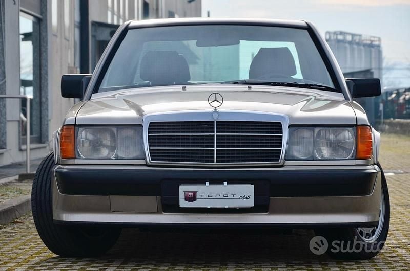 Usata Mercedes 190 185 CV (136 kW) 1986 Grigio Berlina