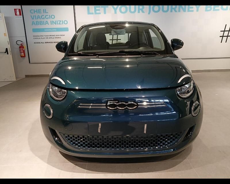 Usata Fiat 500e Icon 86 kW (118 CV) 2023 Blu Berlina