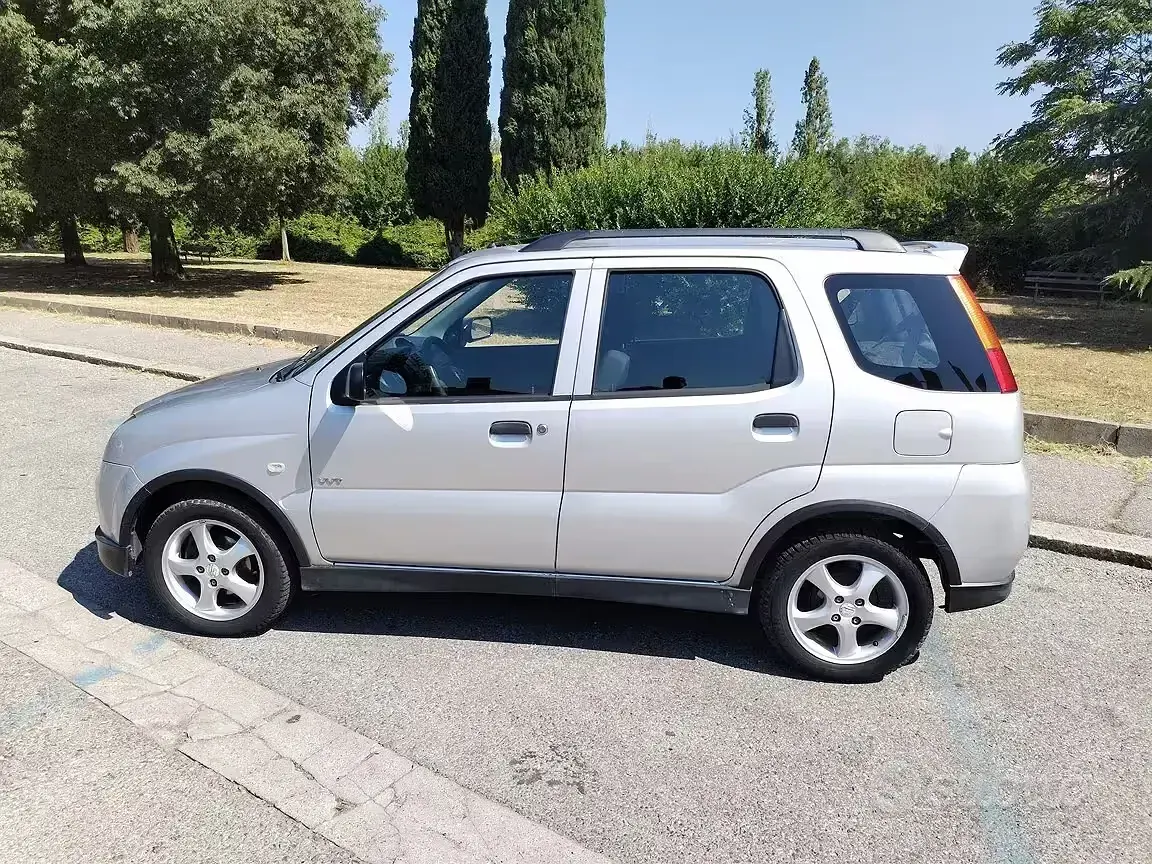 Usata Suzuki Ignis 99 CV (72 kW) 2005 Grigio Utilitaria