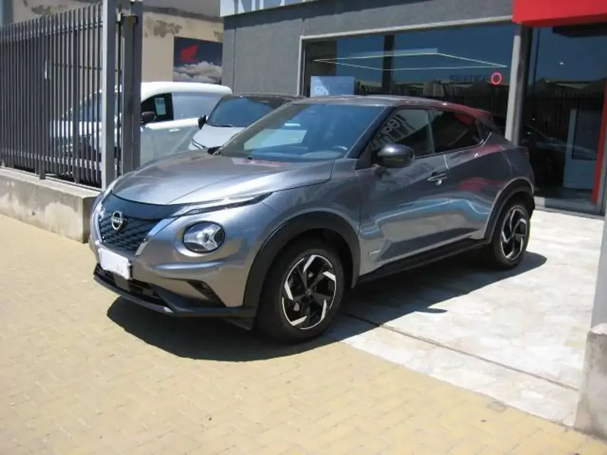 Usata Nissan Juke N-Connecta 94 CV (69 kW) 2023 Dark metal grey SUV