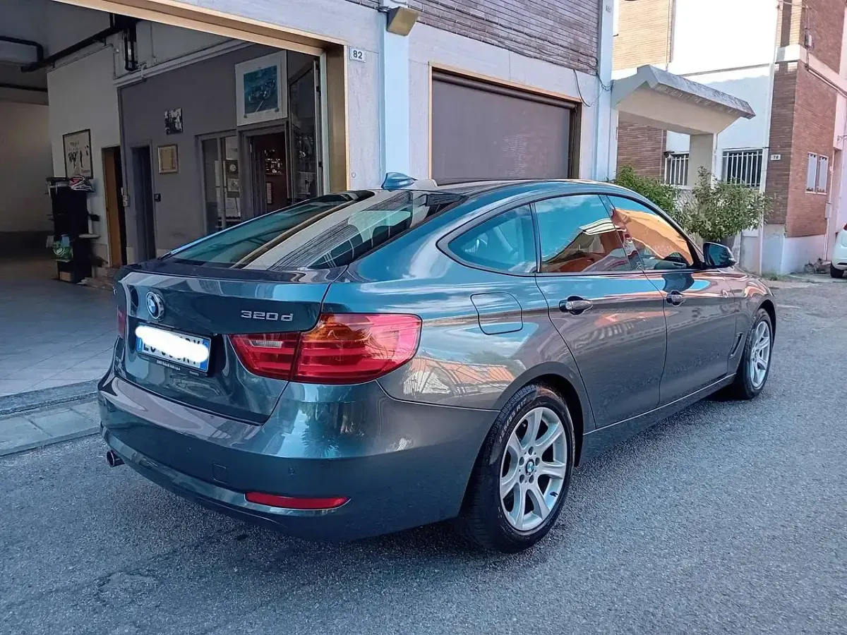 Usata BMW 320 184 CV (135 kW) 2013 Grigio Berlina