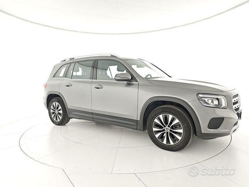 Usata Mercedes GLB200 150 CV (110 kW) 2022 Grigio SUV