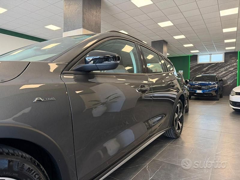 Usata Ford Focus 120 CV (88 kW) 2024 Grigio Station wagon