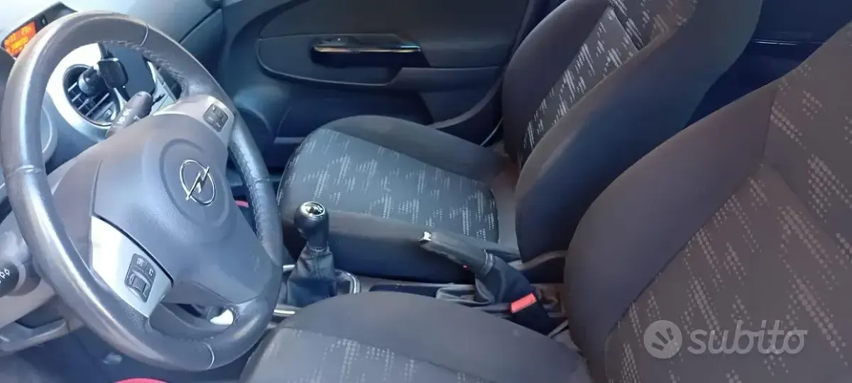 Usata Opel Corsa 85 CV (62 kW) 2012 Utilitaria