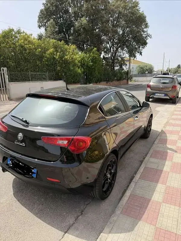 Usata Alfa Romeo Giulietta Business 120 CV (88 kW) 2016 Nero Utilitaria