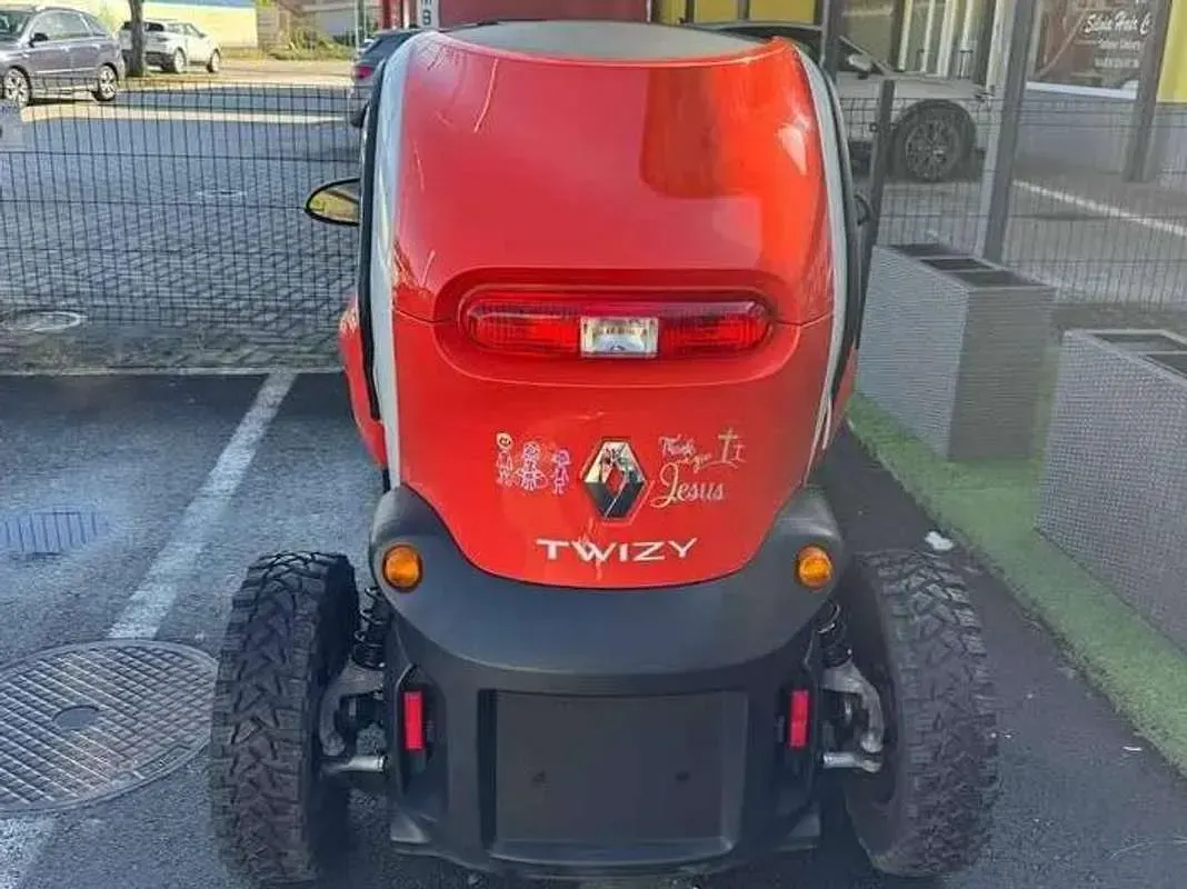 Usata Renault Twizy 13 kW (18 CV) 2016 Arancione Utilitaria
