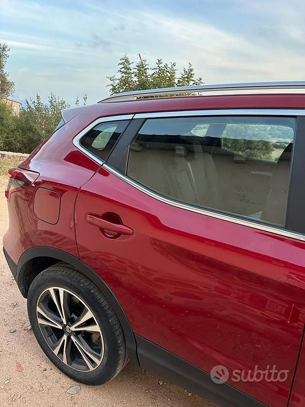 Usata Nissan Qashqai Acenta 116 CV (85 kW) 2021 Rosso SUV