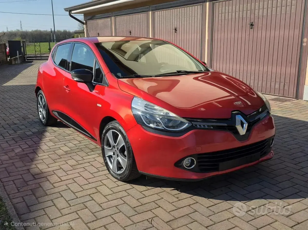 Usata Renault Clio IV 73 CV (53 kW) 2015 Rosso Berlina