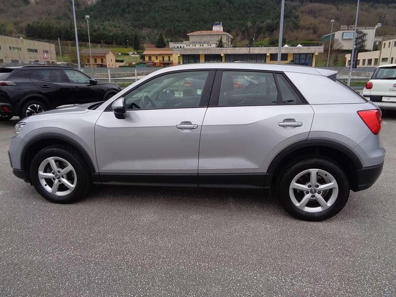 Gebraucht Audi Q2 Business 116 PS (85 kW) 2020 Silber SUV