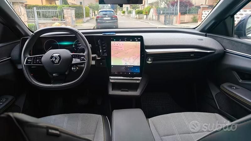 Usata Renault Megane E-Tech 161 kW (220 CV) 2023 Bianco SUV
