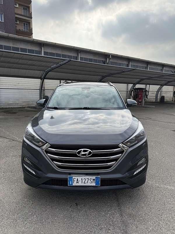 Usata Hyundai Tucson Xpossible 136 CV (100 kW) 2015 Grigio SUV