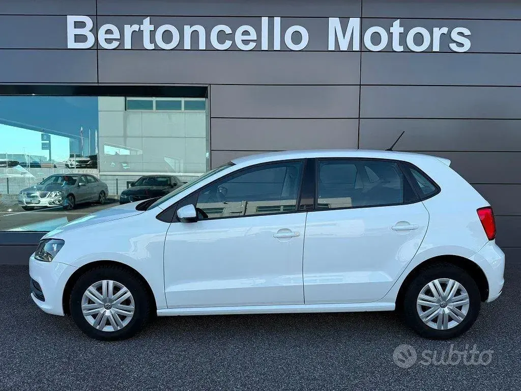 Usata VW Polo Trendline 60 CV (44 kW) 2015 Bianco Berlina