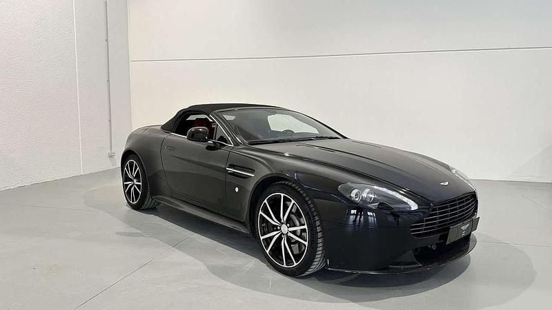 Usata Aston Martin V8 Vantage 436 CV (320 kW) 2015 Onyx black Cabrio
