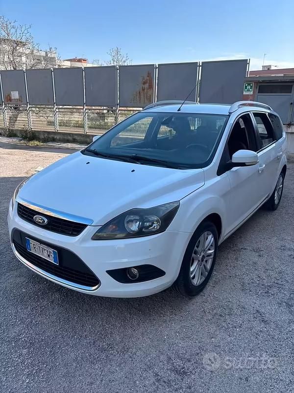 Usata Ford Focus 90 CV (66 kW) 2008 Bianco Berlina